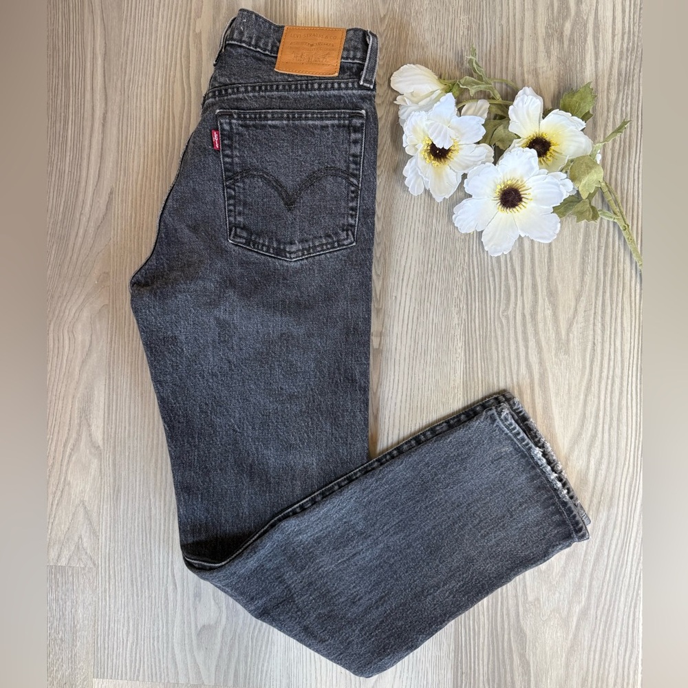 LEVI’S | Wedgie straight leg button fly black jeans B22